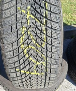 Goodyear Ug performance 3 235/40R19 96V Zimska DOT 23