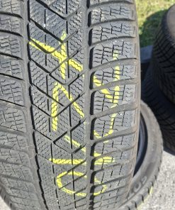 Pirelli SZ3 235/40R19 96H Zimska DOT 22