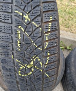 Goodyear UG 8 Performance 205/45R18 90H Zimska DOT 21
