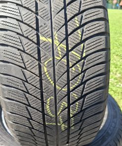 Bridgestone LM001 rft 245/50R19 105V Zimska DOT 22
