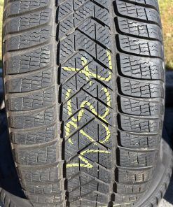 Pirelli SOTTOZERO 3 235/45R18 98V Zimska DOT 3824
