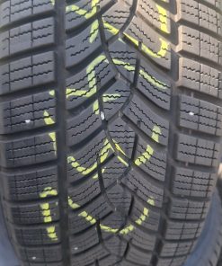 Goodyear UG performance ☆ 225/55R17 101H Zimska DOT 25