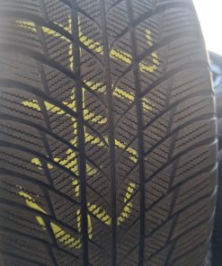 Bridgestone LM001 ☆ 245/50R19 105V Zimska DOT 23