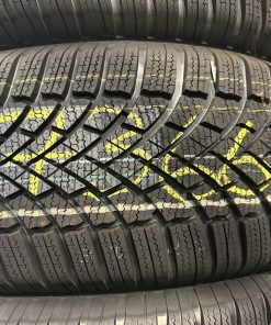 Bridgestone BLIZZAK LM005 235/60R18 107H Zimska DOT 0725